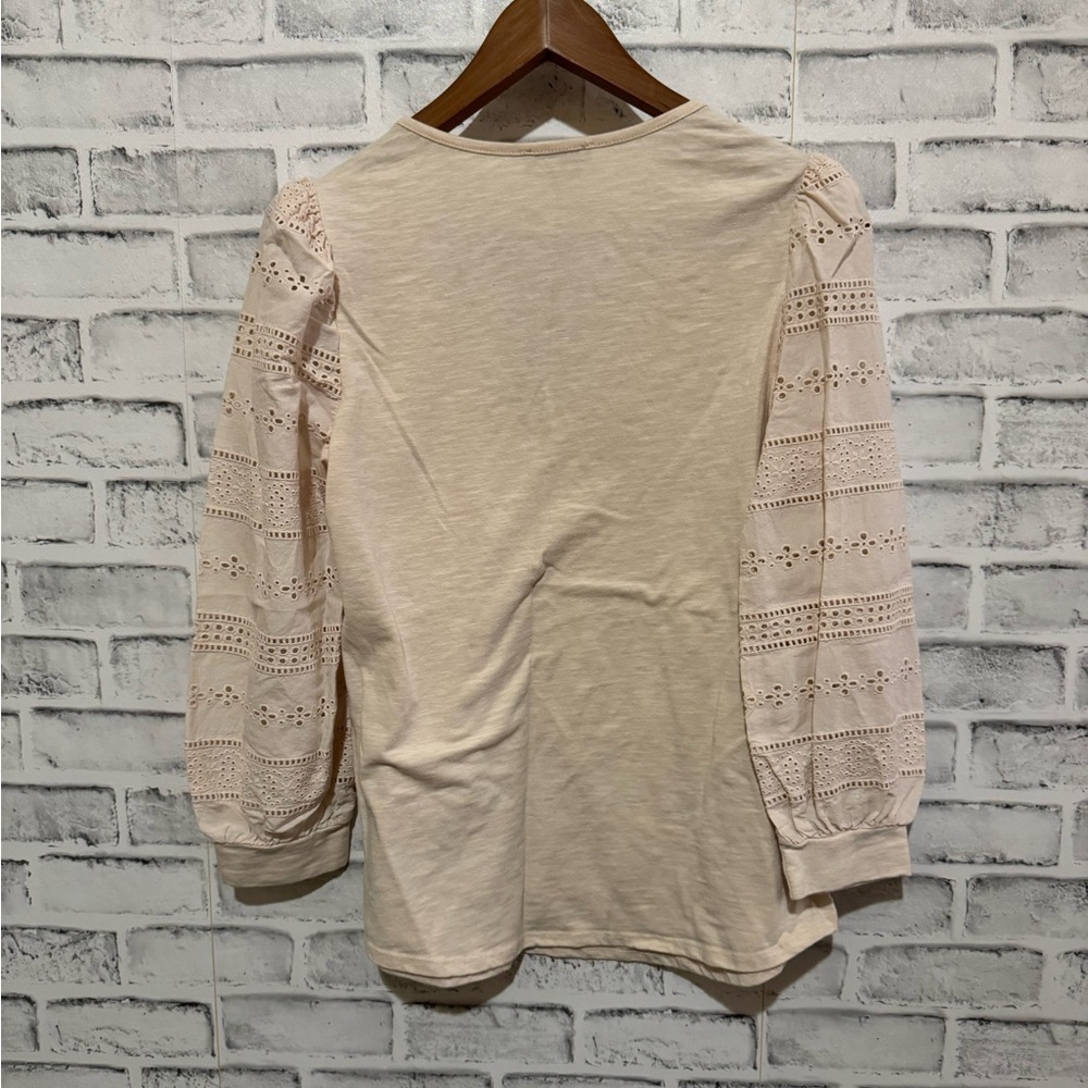 Women’s Chenault peachy cream colored eyehole puff sleeve shirt Small - Picture 2 of 4